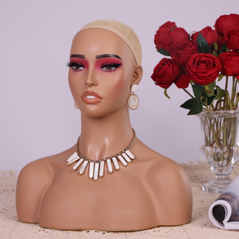 Testa di manichino in PVC a me - Body Jewelry Stores recensione e prezzo