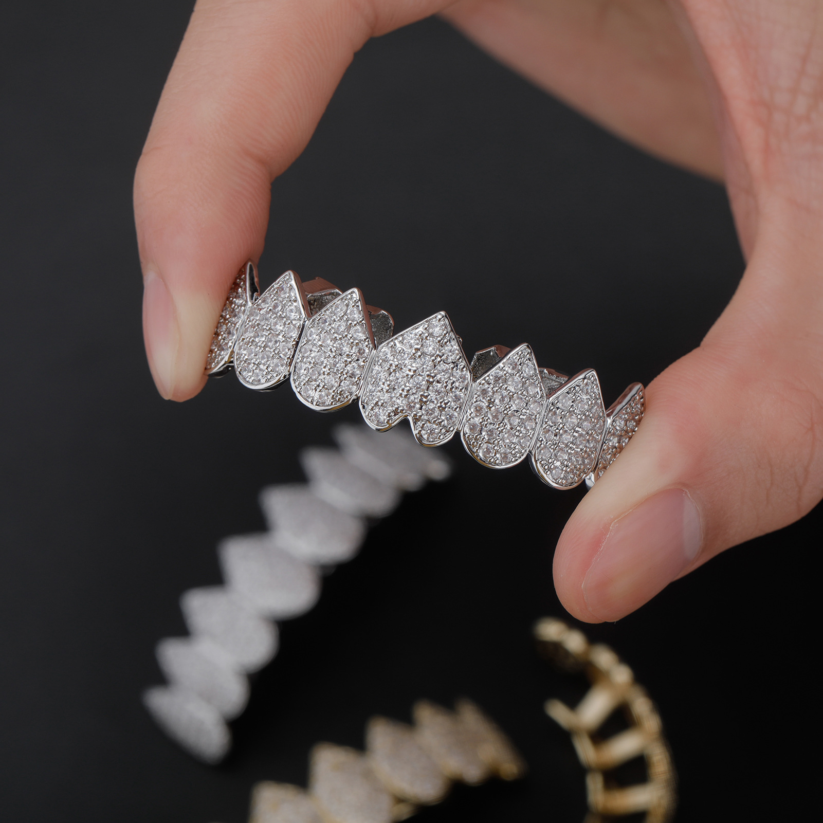 RACHELZ Hip Hop 8/8 Iced Out C - Body Jewelry For Men recensione e prezzo
