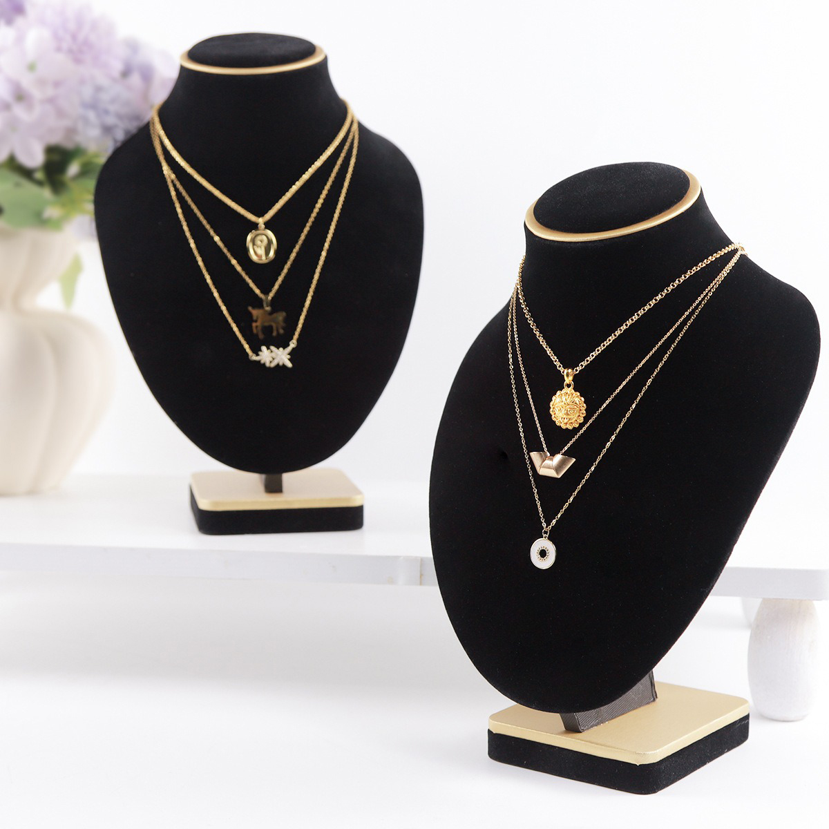 Busto di gioielli in velluto n - Body Jewelry Stores recensione e prezzo