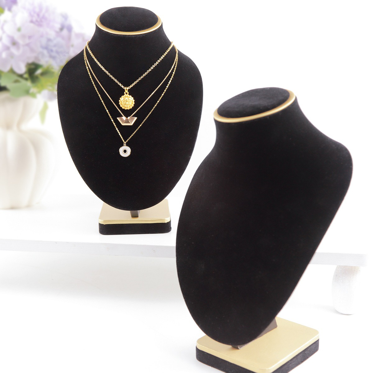 Busto di gioielli in velluto n - Body Jewelry Stores recensione e prezzo