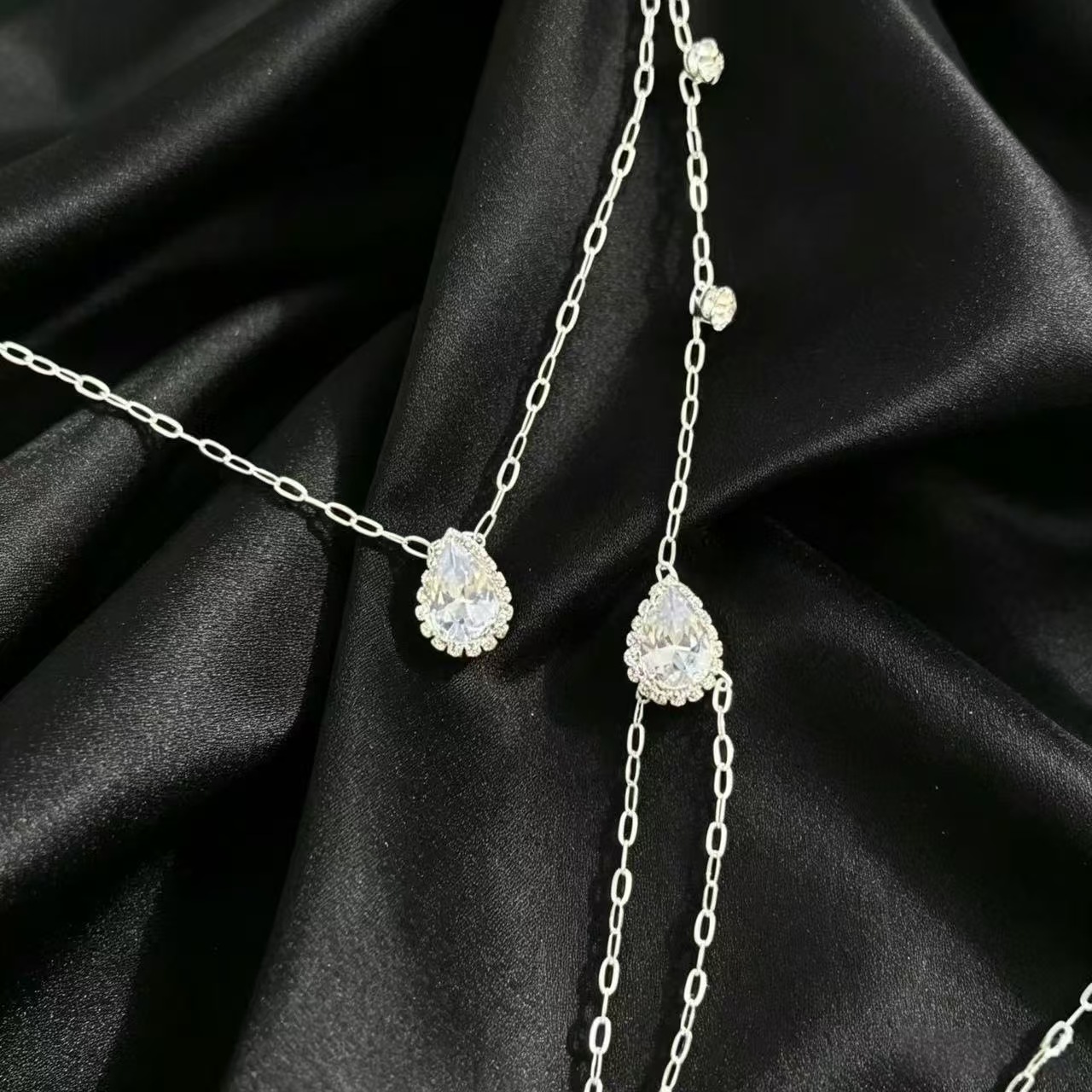 Elegante e raffinata catena da - Body Jewelry Back recensione e prezzo
