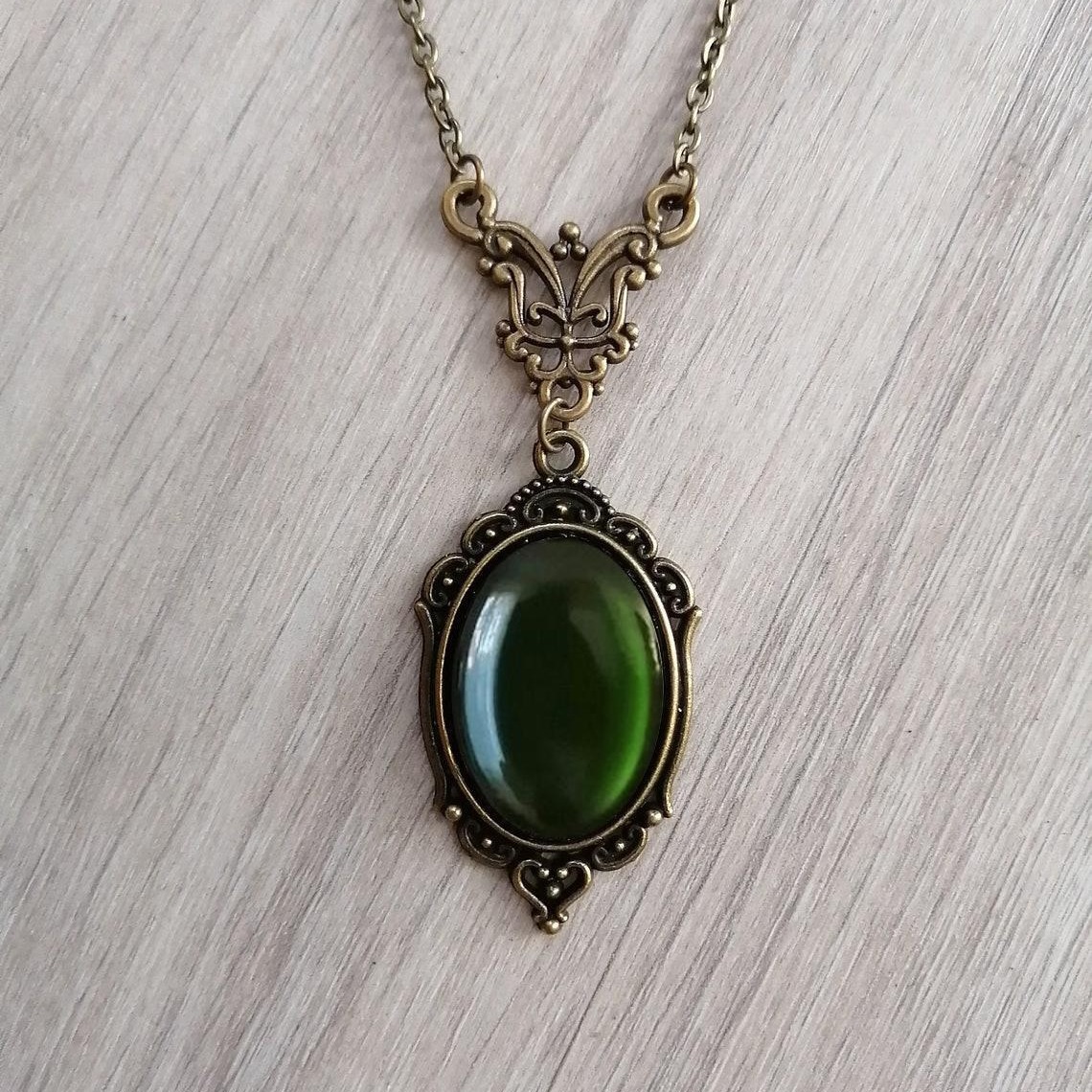 Collana con cammeo verde venen - Body Jewelry Goth recensione e prezzo
