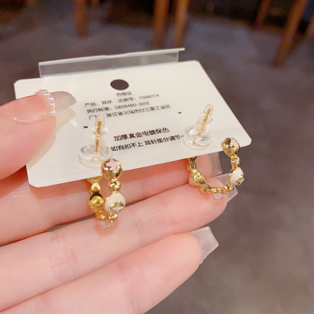 Orecchini a mezzo cerchio smal - Cluster Stud Ear recensione e prezzo