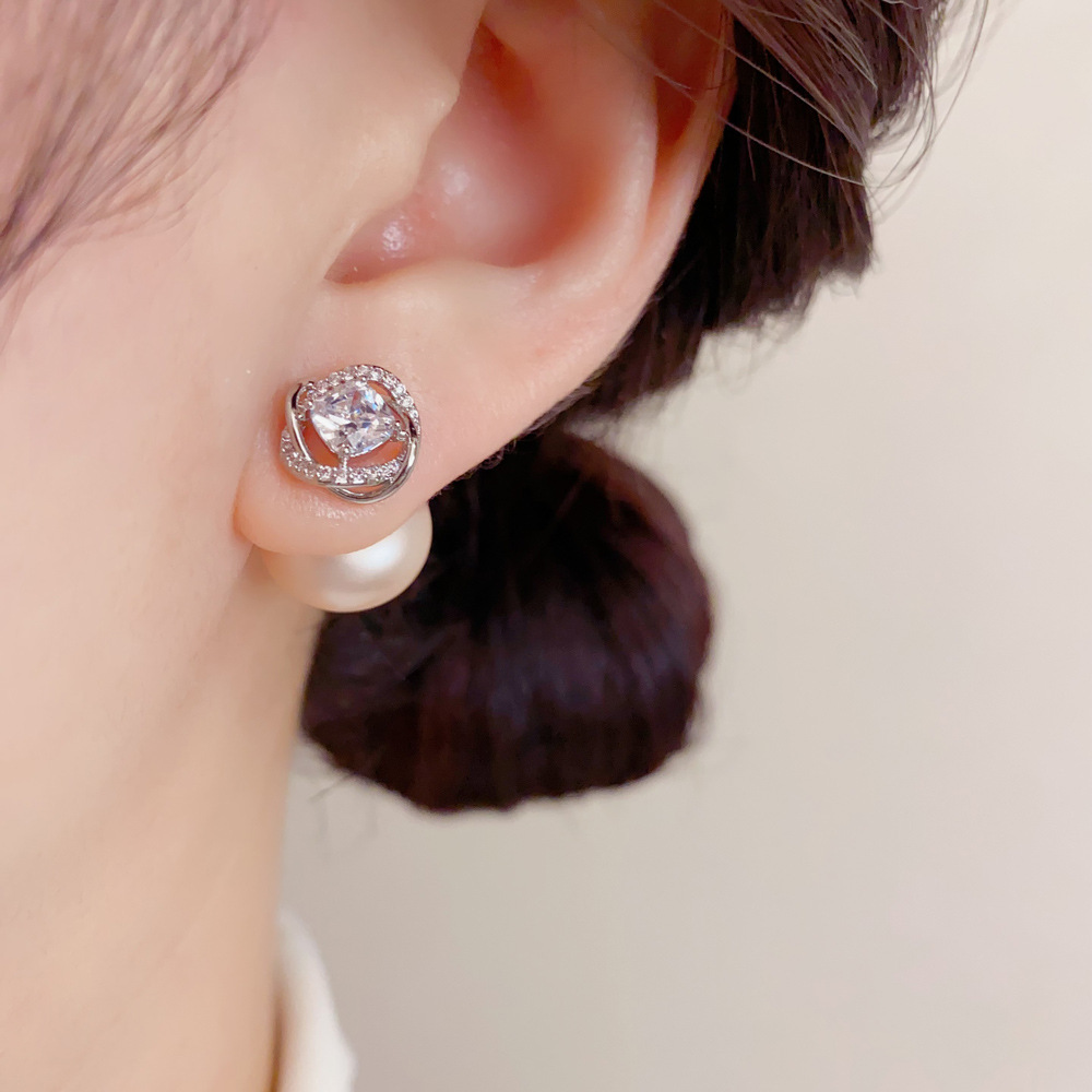 Orecchini a Grappolo Intreccia - Cluster Stud Ear recensione e prezzo