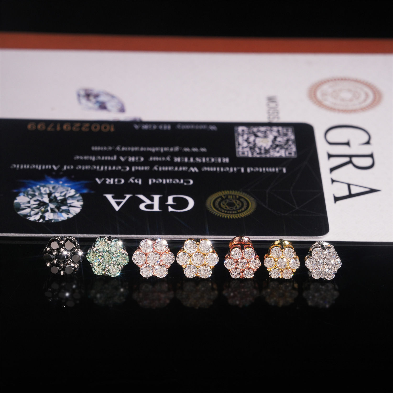 Orecchini a Perno a Forma di F - Cluster Stud Ear recensione e prezzo