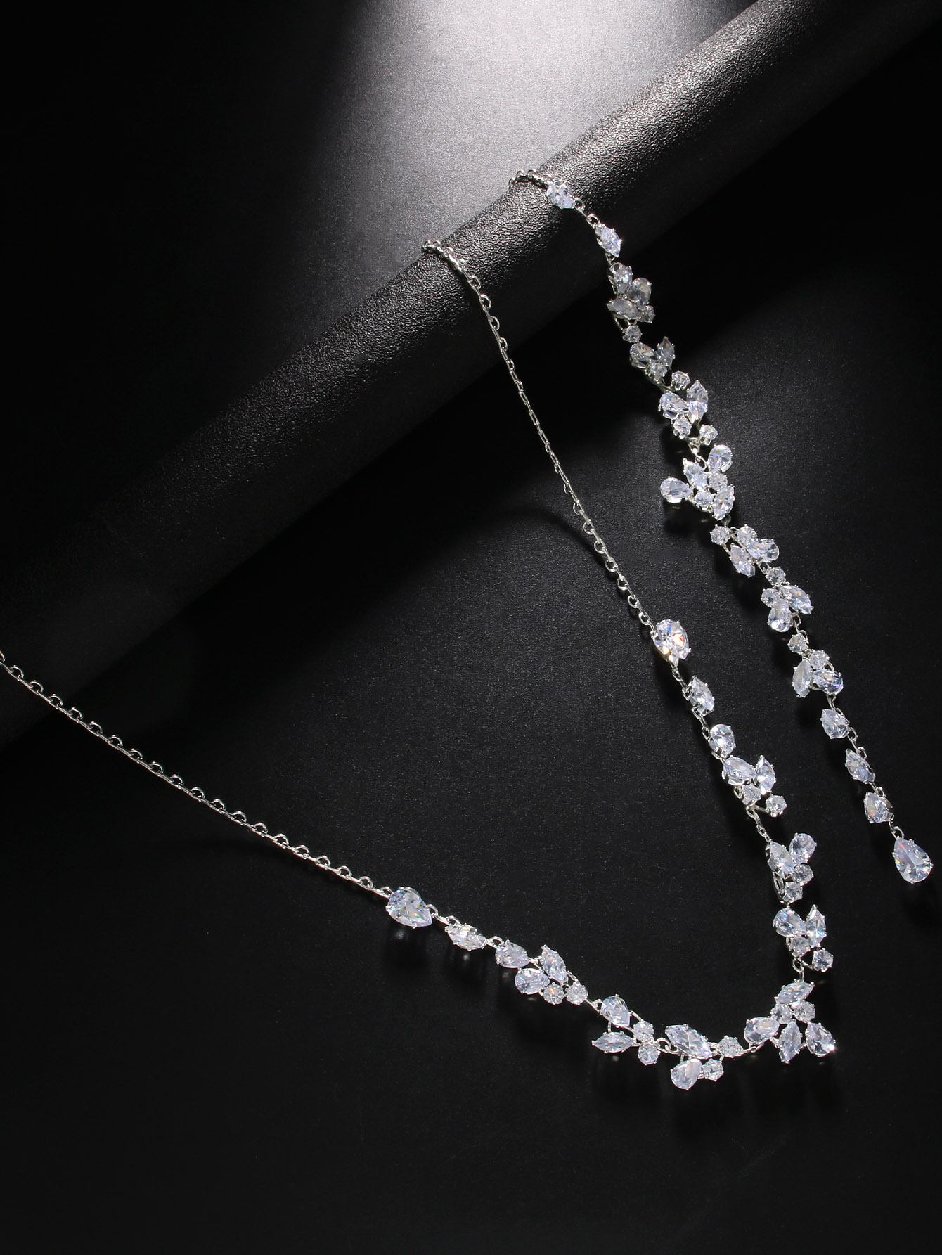 Collana con Foglie di Cristall - Body Jewelry Back recensione e prezzo