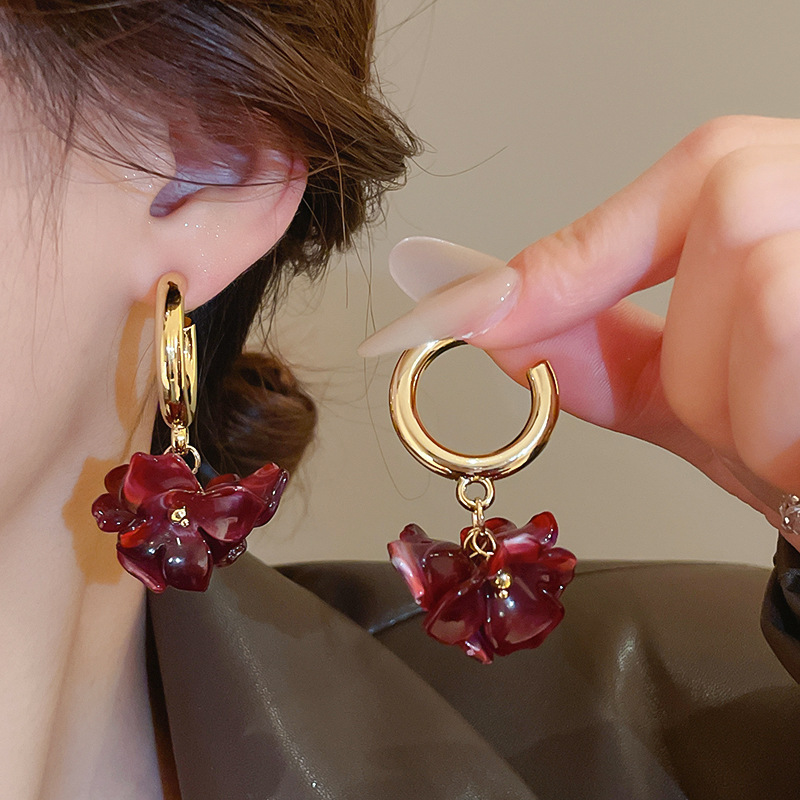 Orecchini Pendenti Maillard a  - Cluster Stud Ear recensione e prezzo