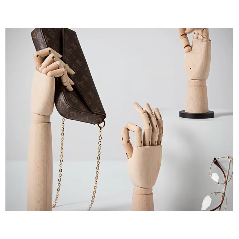Porta manichino a mano in legn - Body Jewelry Stores recensione e prezzo