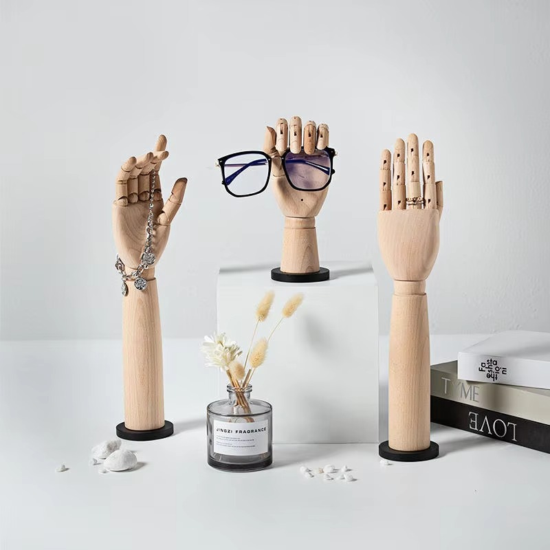 Porta manichino a mano in legn - Body Jewelry Stores recensione e prezzo