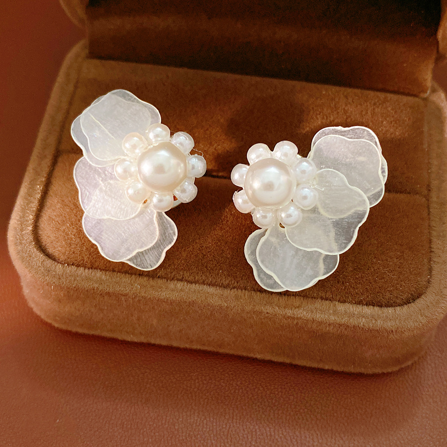 Orecchini a perno a strati a f - Cluster Stud Ear recensione e prezzo