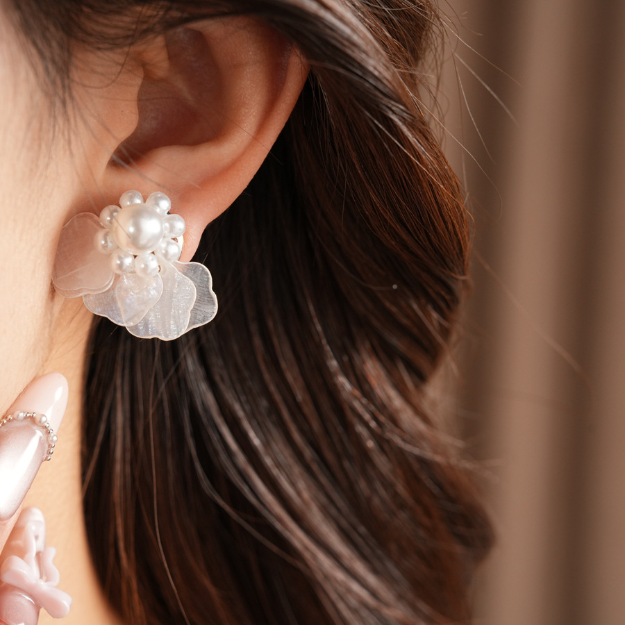 Orecchini a perno a strati a f - Cluster Stud Ear recensione e prezzo