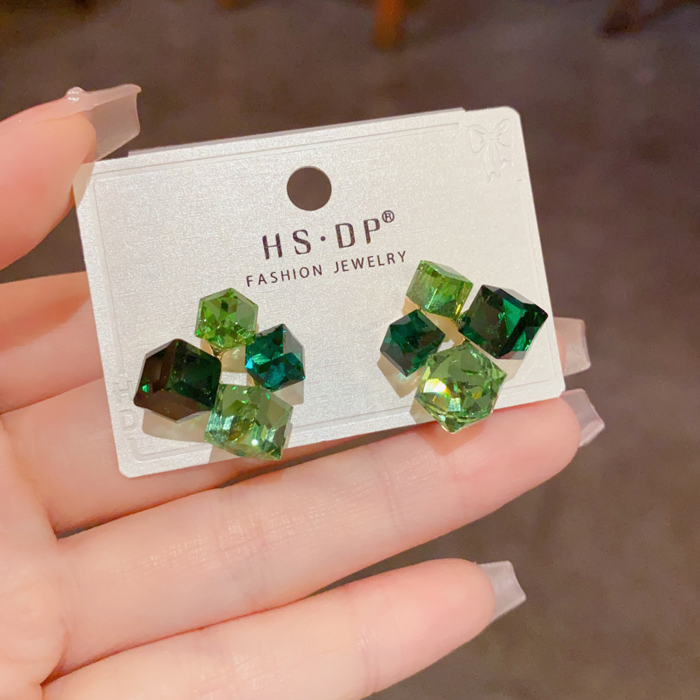 Orecchini a Perno Geometrici V - Cluster Stud Ear recensione e prezzo